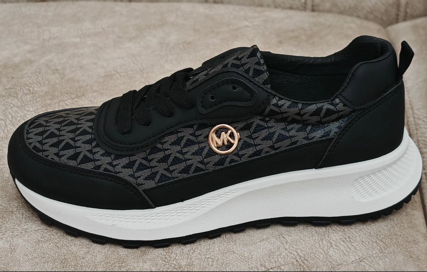 Chaussure femme élégante et confortable