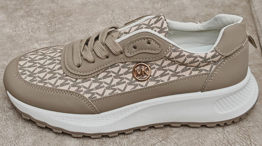 Chaussure femme élégante et confortable